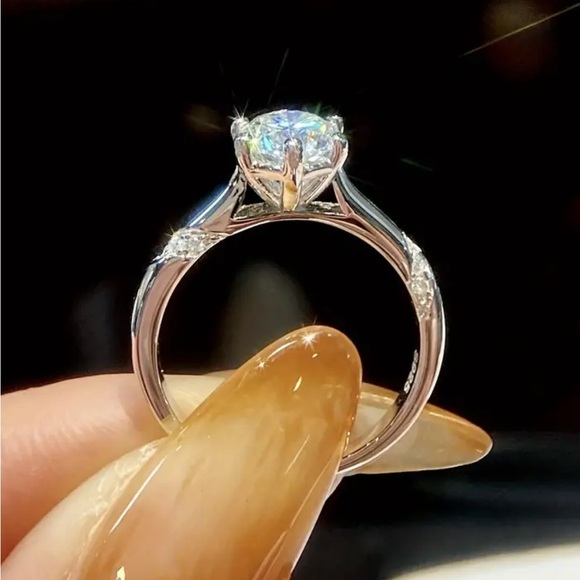 1.0 ct. Moissanite Engagement Ring - Picture 3 of 4